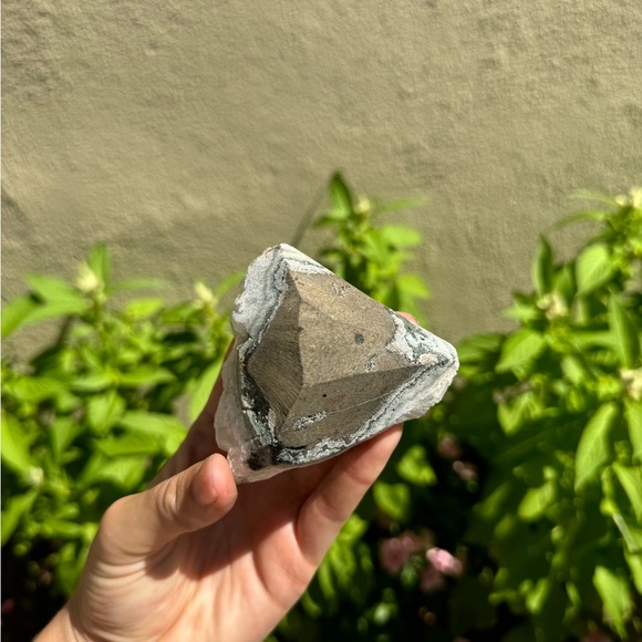 Large Clear Quartz Crystal Cluster - Picture 2 of 10